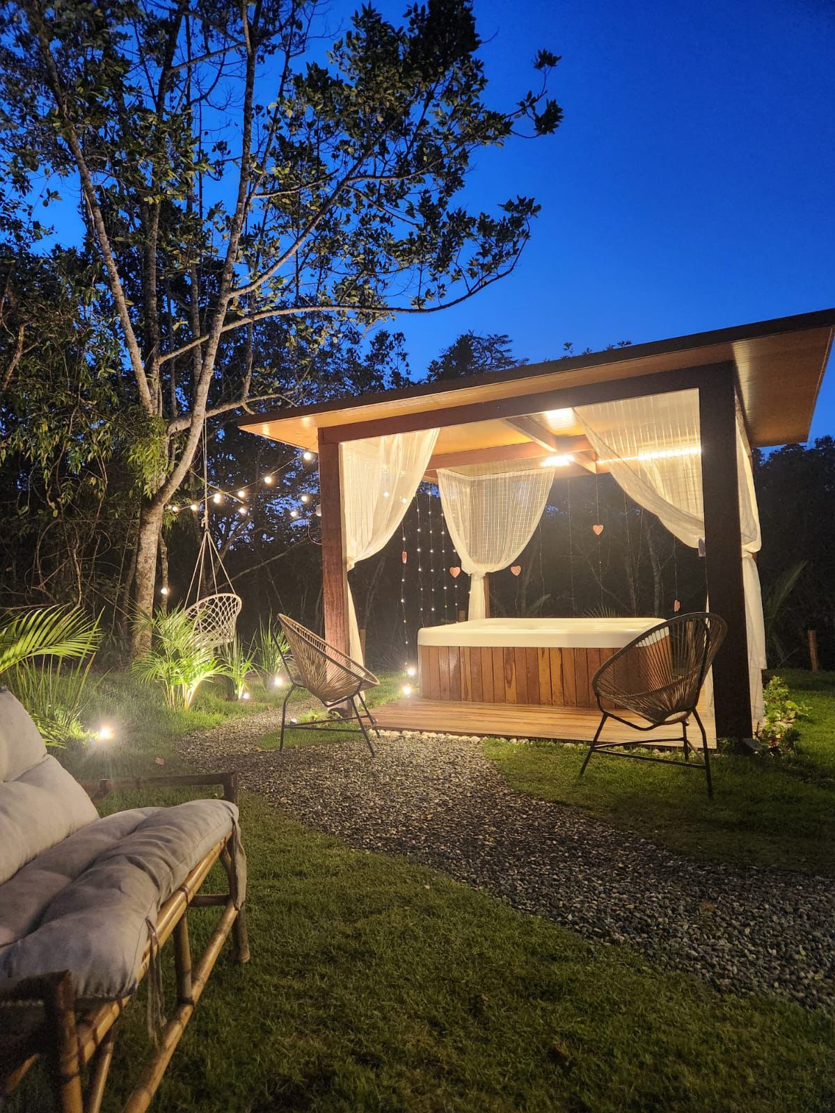 Lobo Prime — Quarto casal da cabana romântica em Goiás